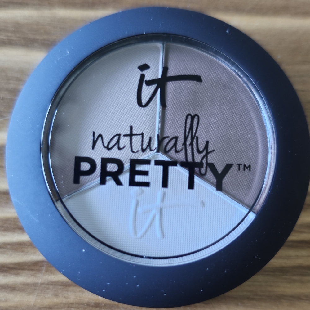 It Cosmetics Naturally Pretty Eyeshadow Trio- brand new!